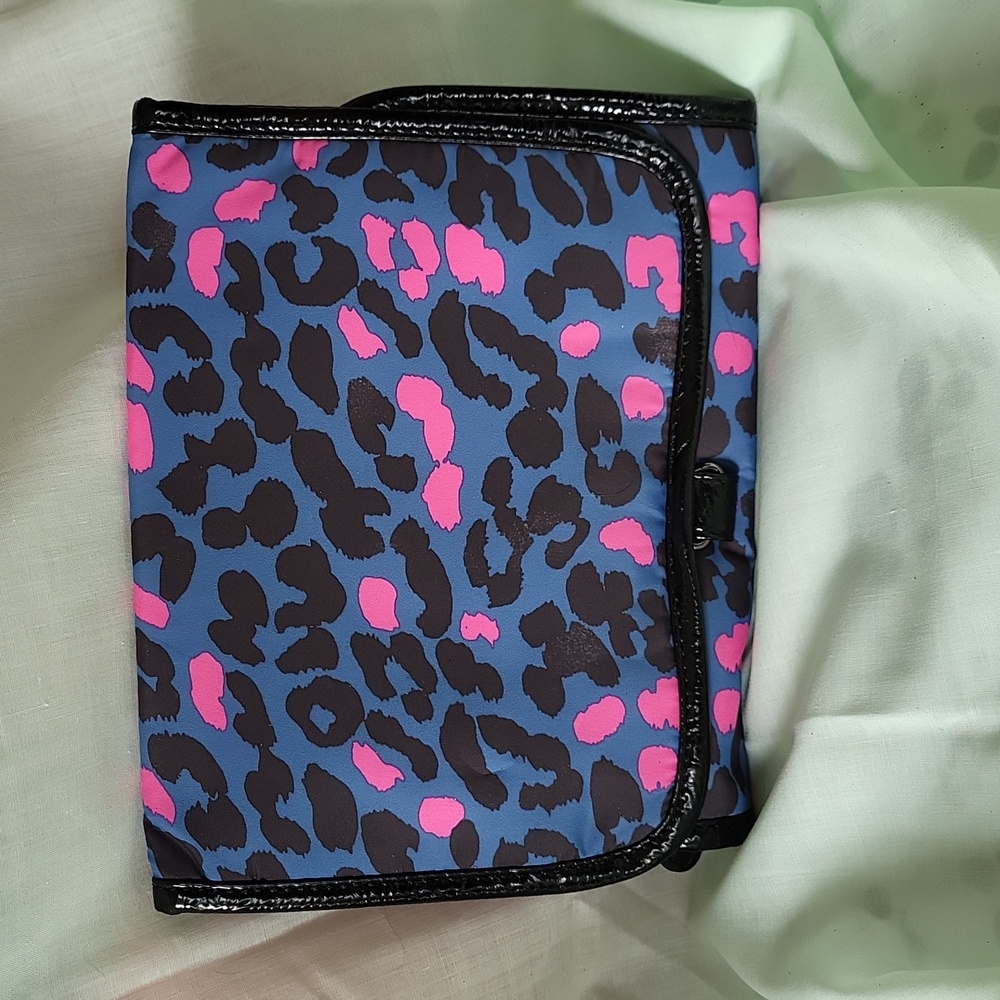 Travel cosmetics case